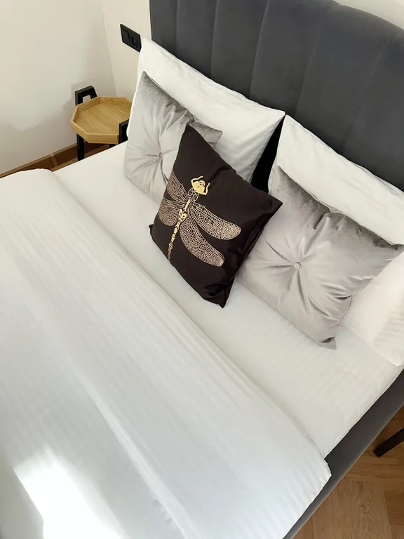 Уютная квартира в центре напротив Старого  и Нового  замков