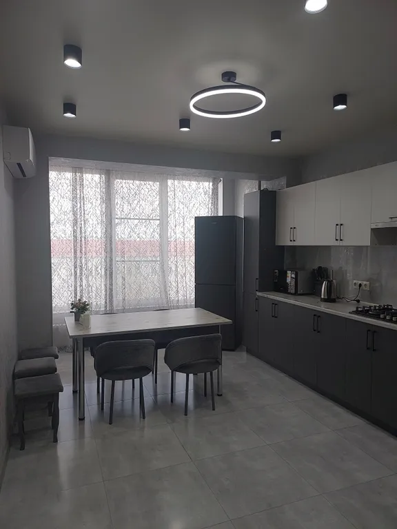 Просторная и уютная квартира в центре, рядом аэропорт