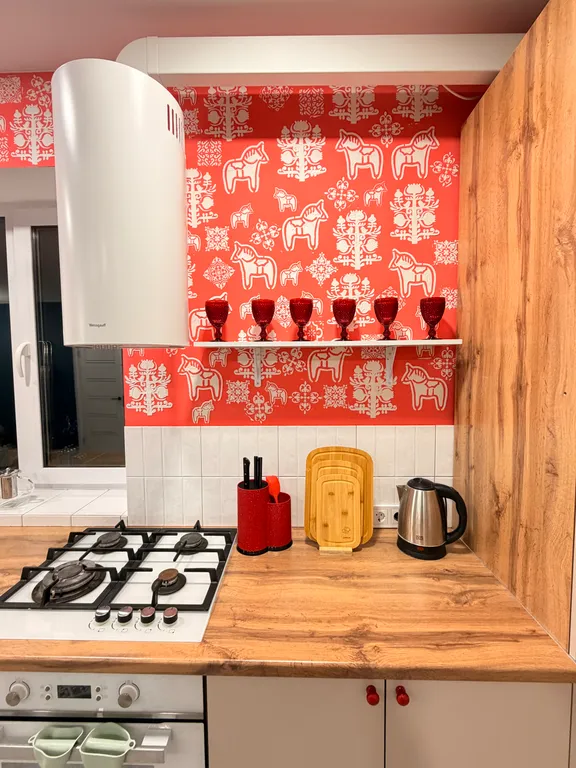 Дом в современном русском стиле рядом с монастырем