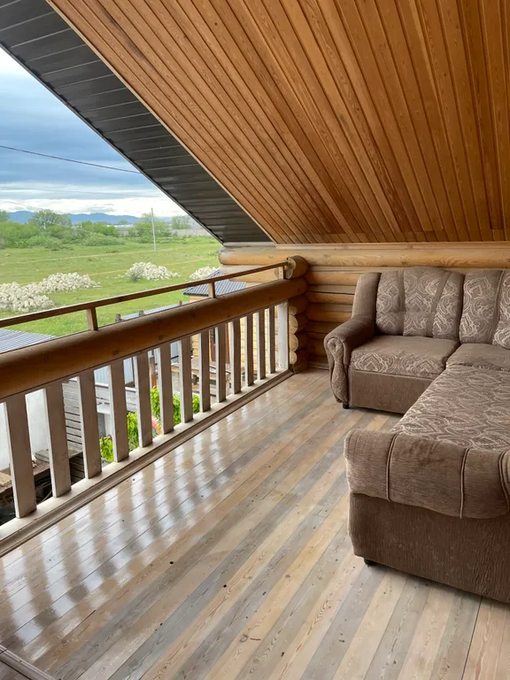 Деревянный дом у моря