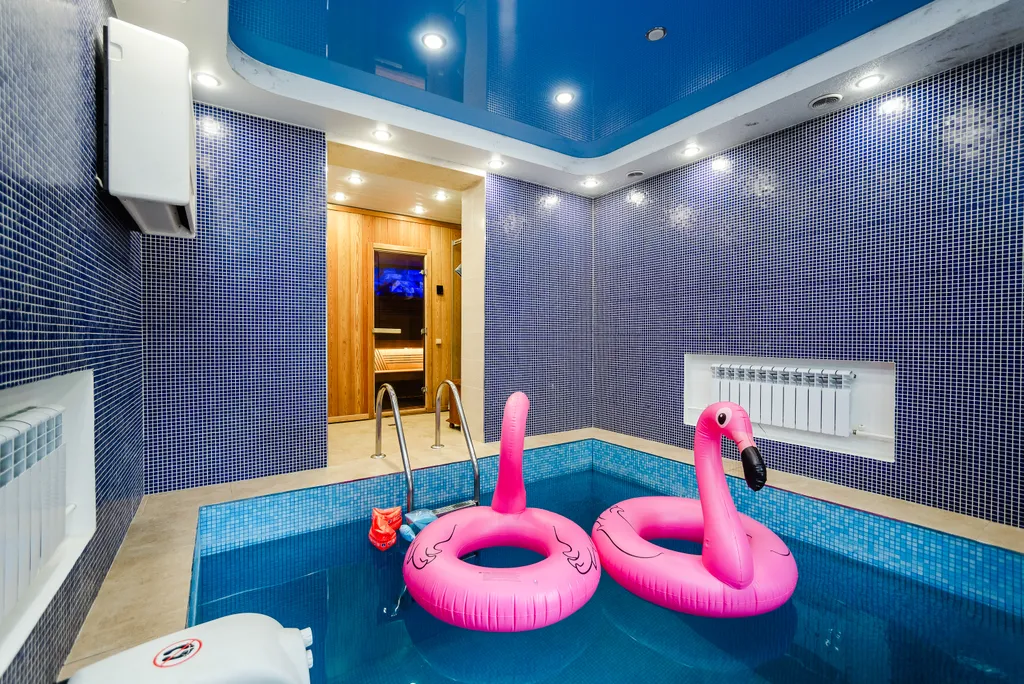 Дом с бассейном и сауной