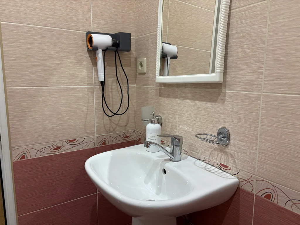 Четырёхместный стандарт с собственной ванной комнатой