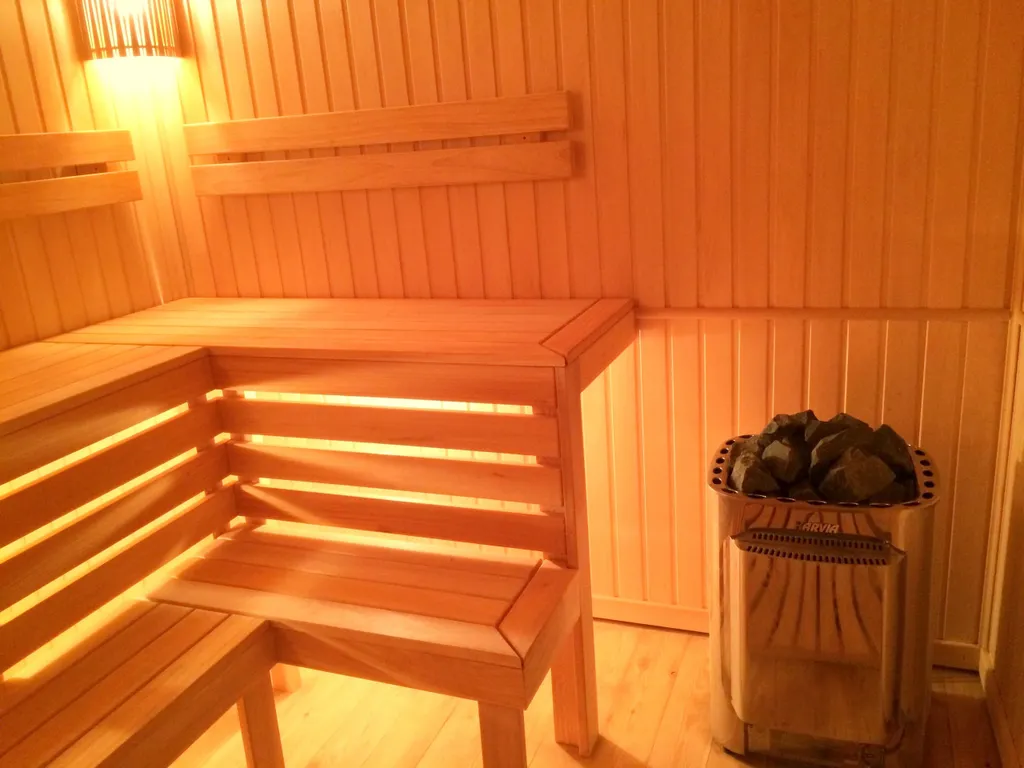 Коттедж с сауной и бассейном