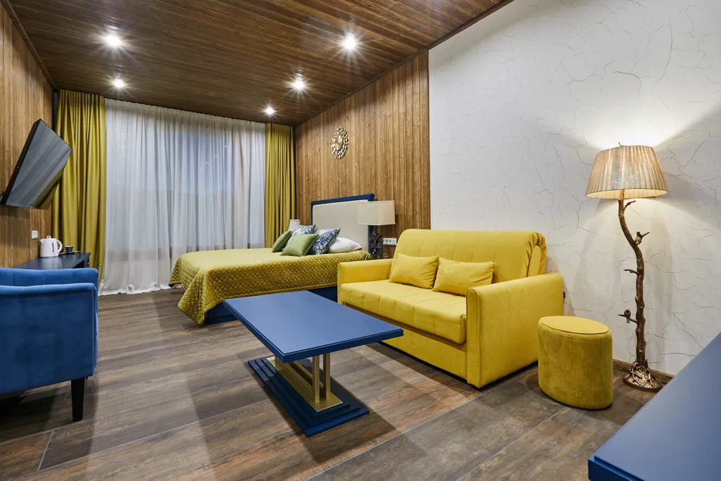 Полулюкс с кроватью размера king-size видом на озеро