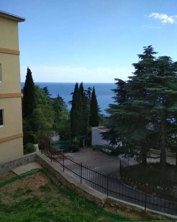 Уютная 2-х комнатная с видом на море и Ай-Петри на 7 человек