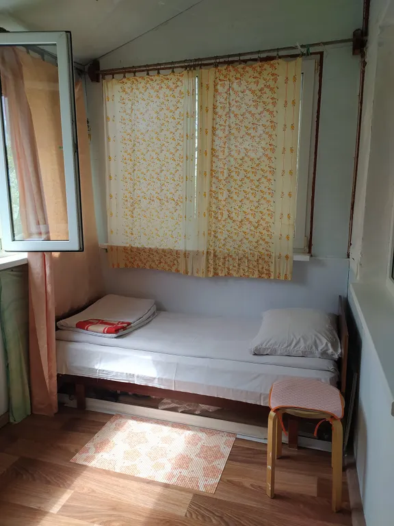 Уютная квартира с двумя балконами в центре поселка, от моря 20 минут пешком