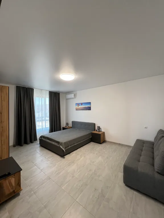 Дом с бассейном и с видом на море и горы