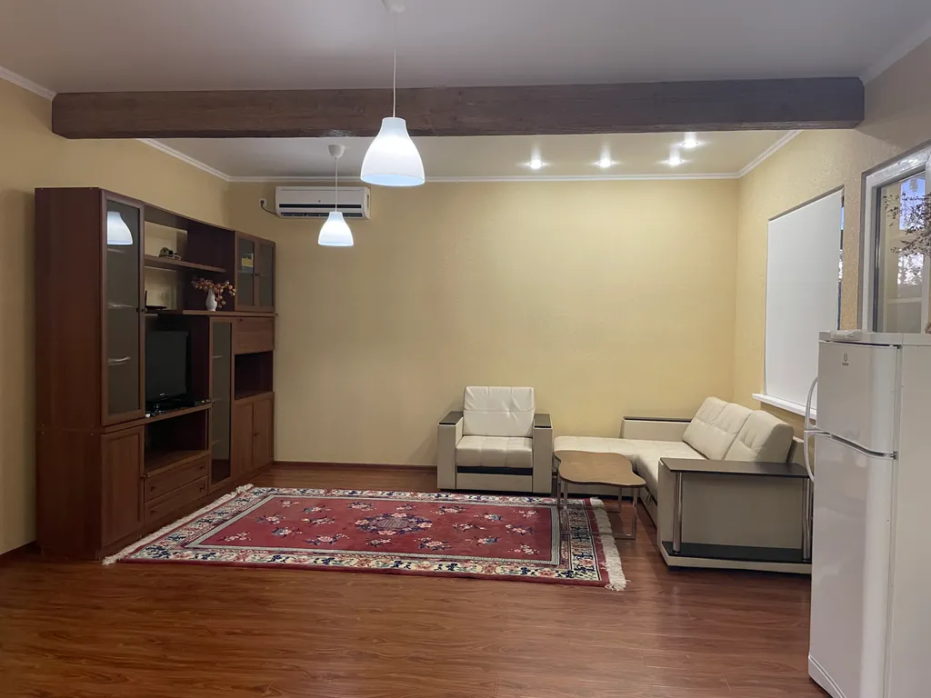 Дом возле Кипарисового озера