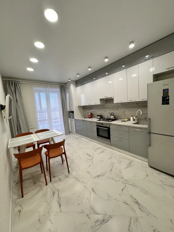 Уютная квартира рядом Ледовым дворцом и Дворцом водных видов спорта — аренда посуточно в Йошкар-Ола