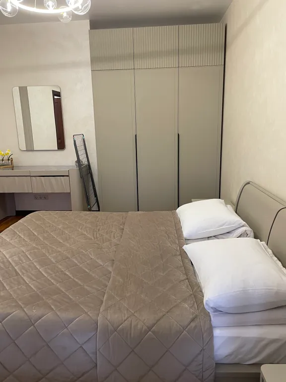 Большая, уютная двухкомнатная квартира с евроремонтом в центре города