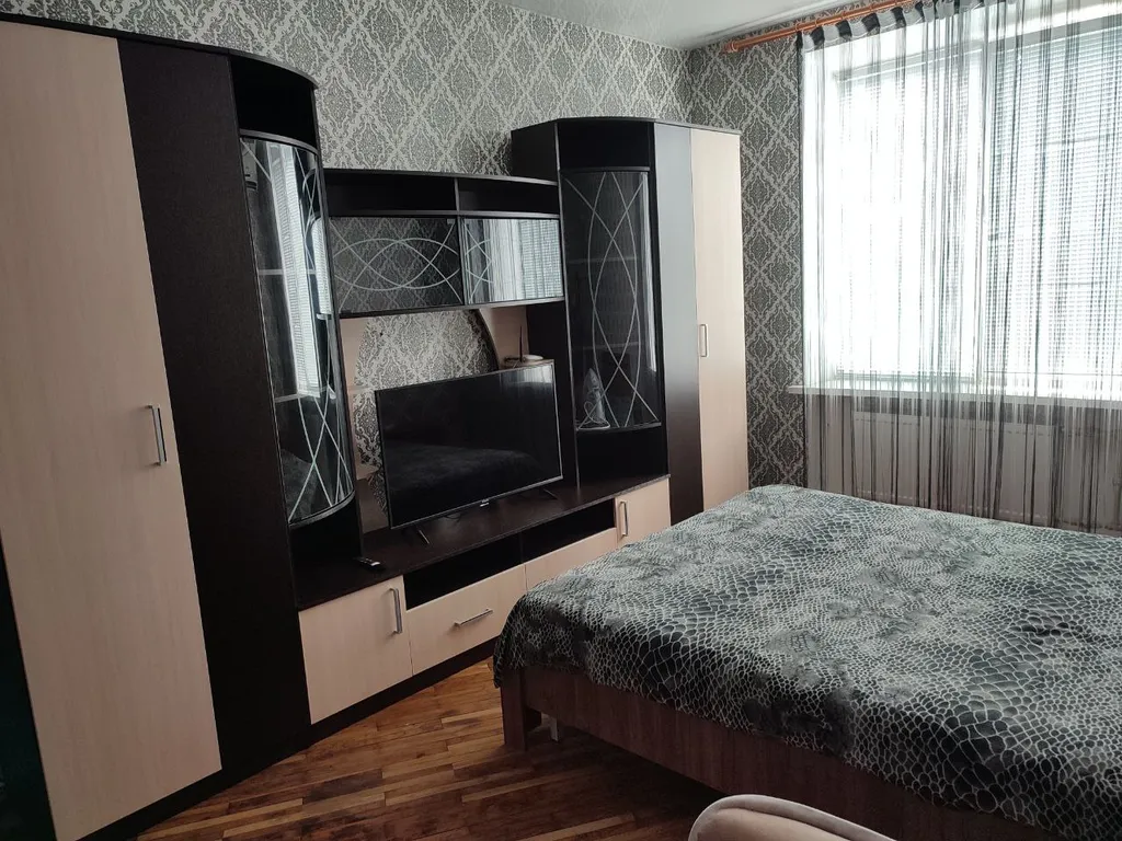 Уютная квартира со своим двориком и стоянкой