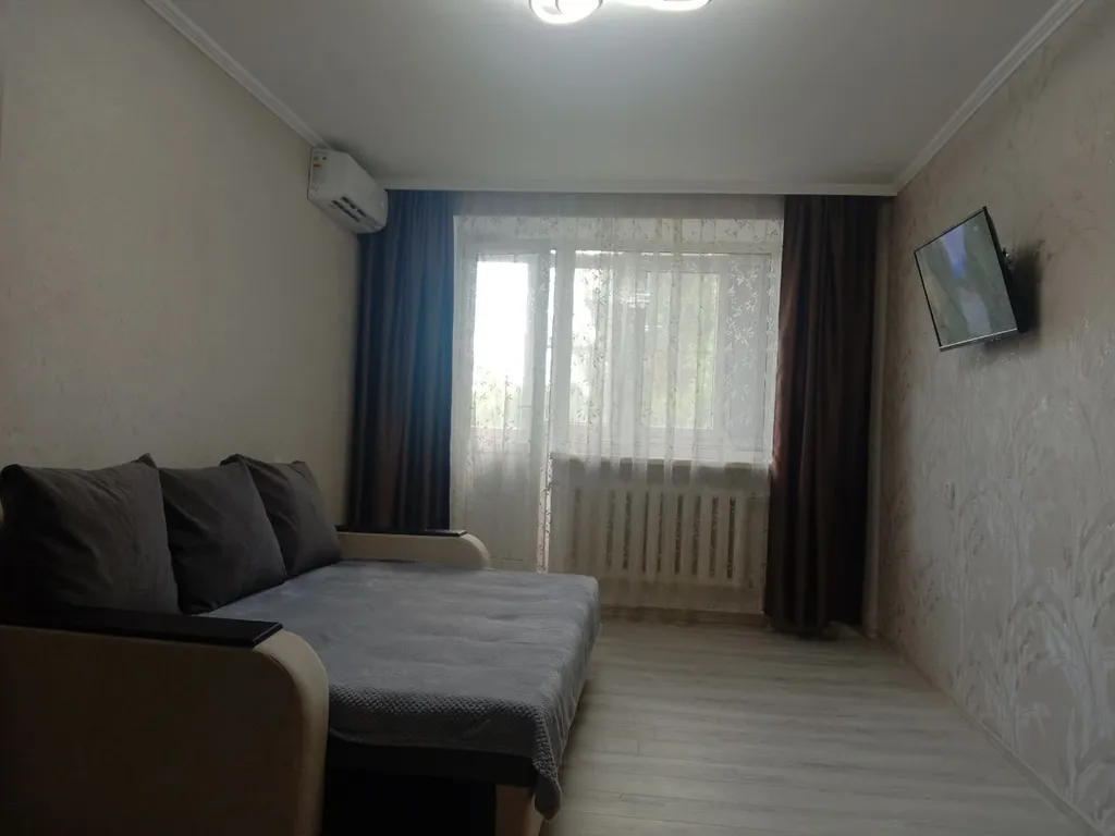 Уютная квартира в 1 километре от трассы М4 — аренда посуточно в Шахты