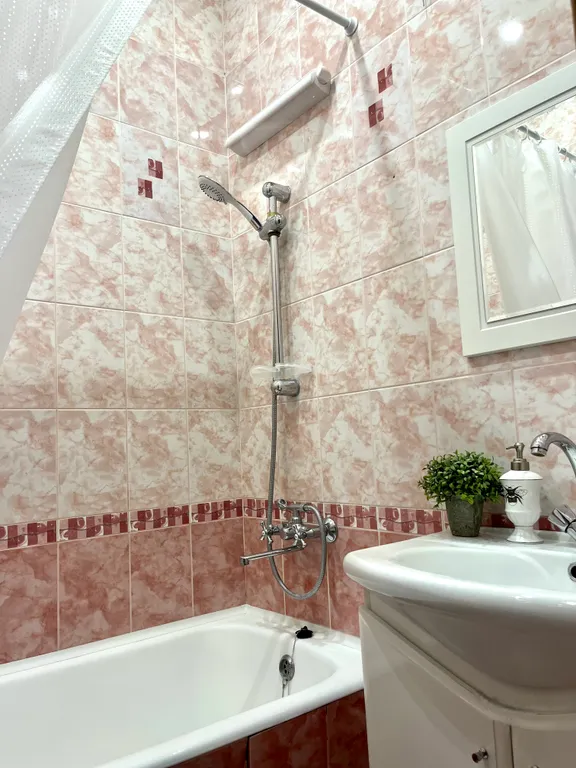 Уютная квартира у вокзала со своей парковкой