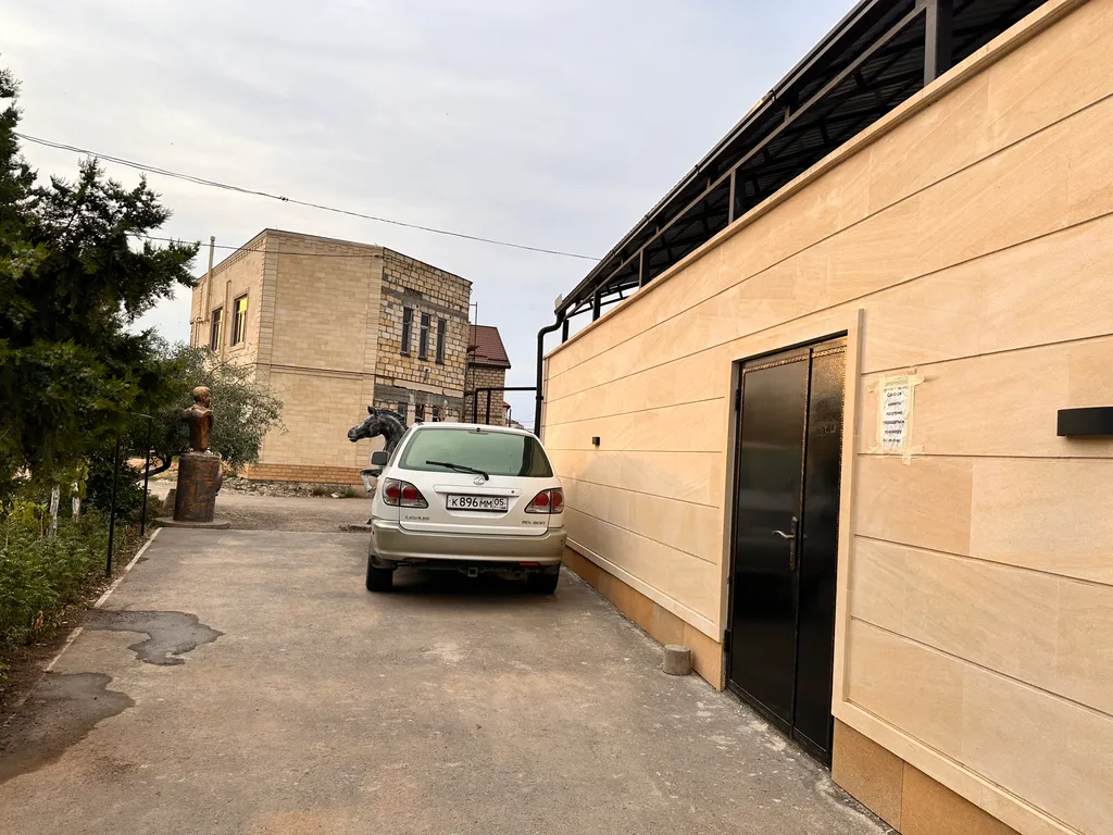 Уютная комната, в трёх шагах от моря