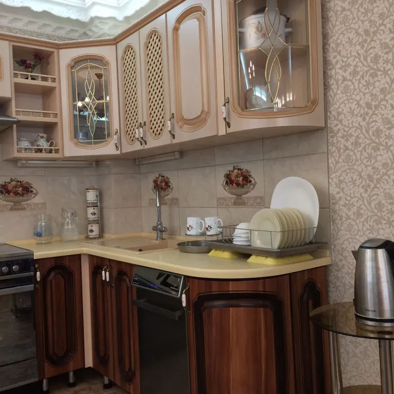 Особняк 207 кв м, элитный городской район, командированным документы