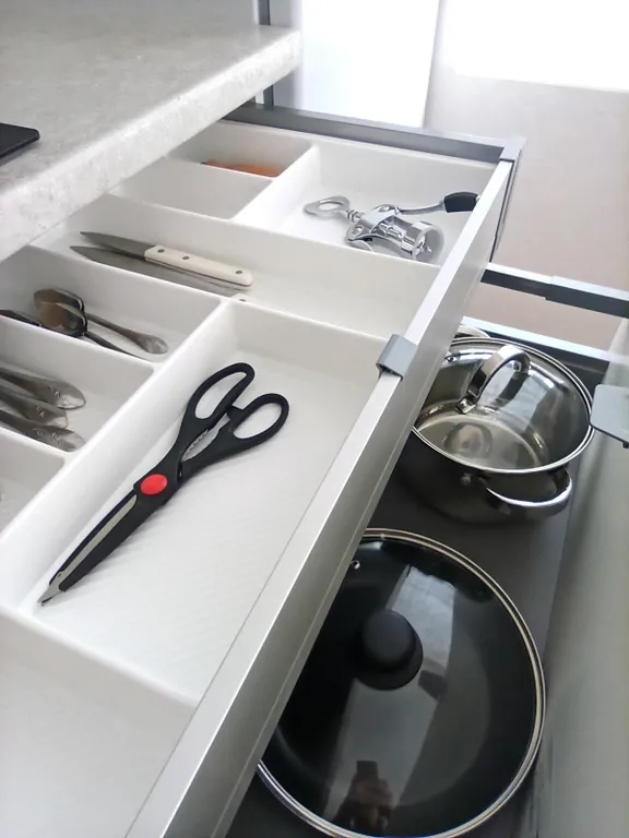 Студия в классическом стиле с видом на реку