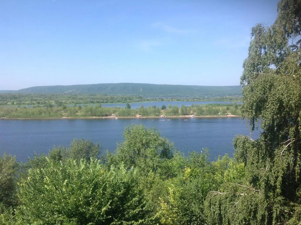 Гостевой дом прямо на берегу реки Волга - апартаменты на 1 этаже