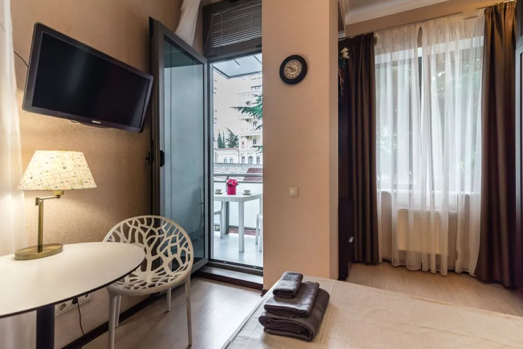 Апартаменты с бассейном в 100 метрах от моря