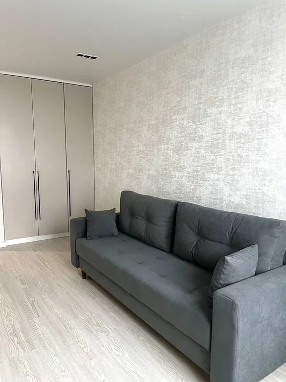 Евро-трехкомнатная квартира возле метро Грушевка