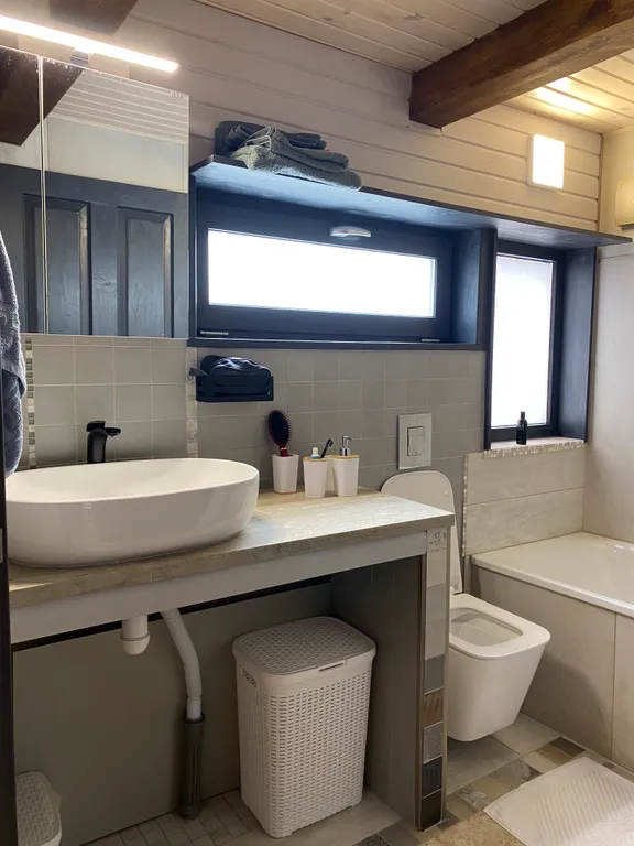 Уединенный эко-дом с видом на горы