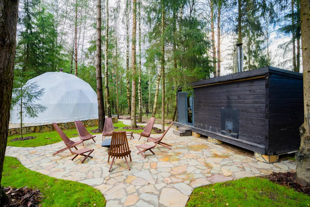 Дом-купольный в сосновом лесу для двоих