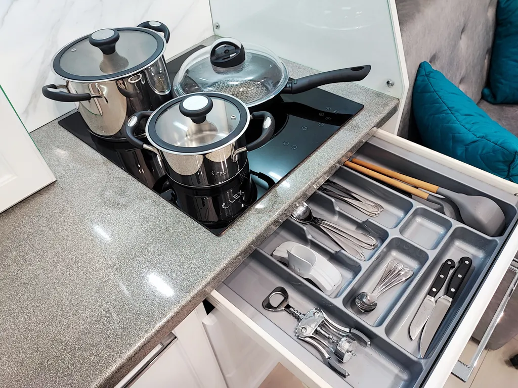 Смарт ТВ 58" супер ремонт, новый дом центр рядом