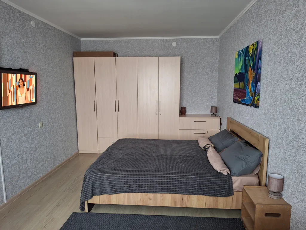 Современная студия в тихом районе, рядом с бассейном и  парковкой