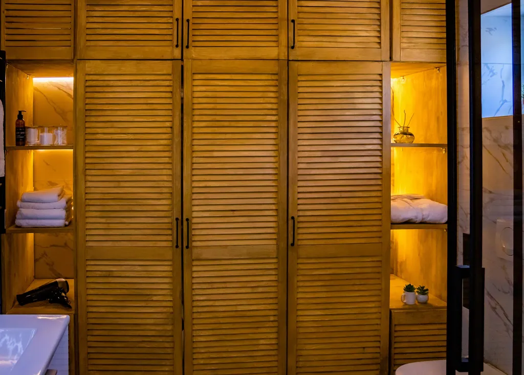 Журавлиный домик на берегу речки