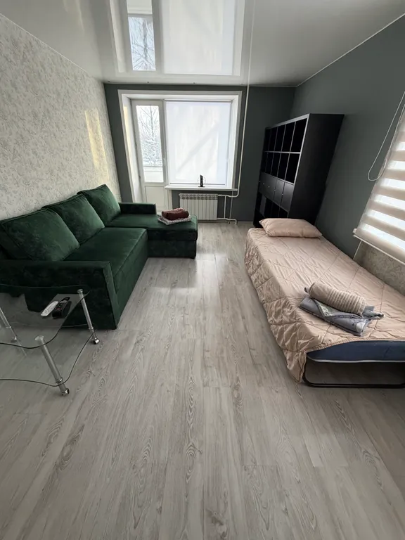 Просторная двухкомнатная квартира на набережной