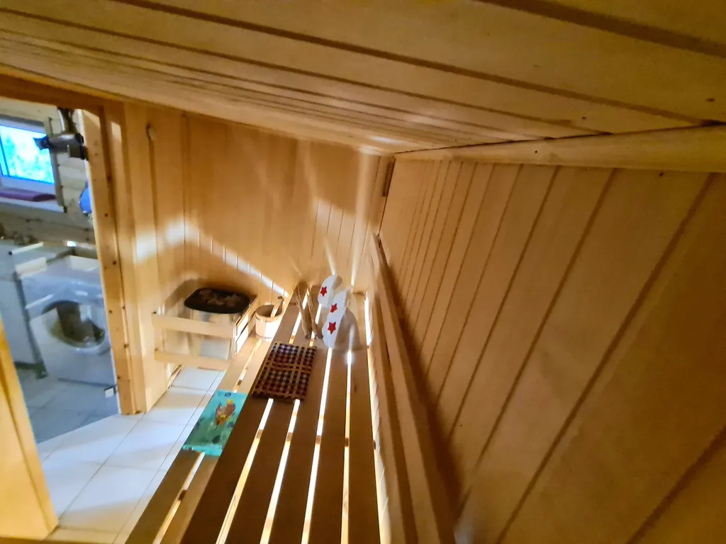 Дом стеклянный с видом на Ладожское озеро