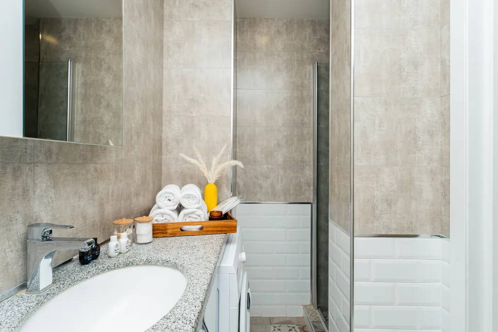 Квартира с витражными окнами в центре города