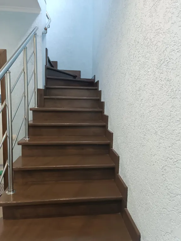 Уютный дом в живописном поселке у моря