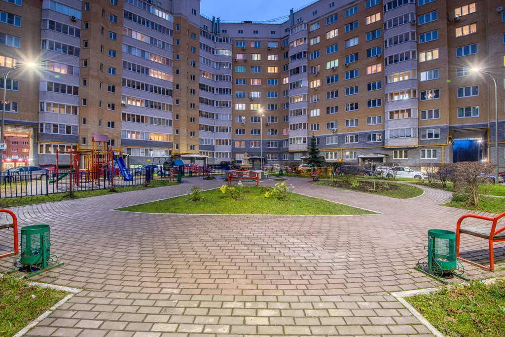 В тихом районе с удобной кроватью, гостиничный сервис, бесконтактно