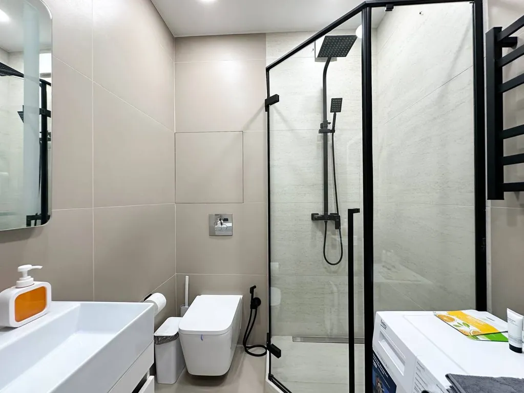 Апартаменты с видом на море и горы в доме бизнес класса