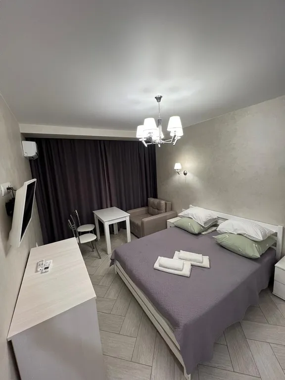 Квартира Квартира Комфортная, светлая, уютная студия. Шаговой 150-300метров к набережной — Алушта