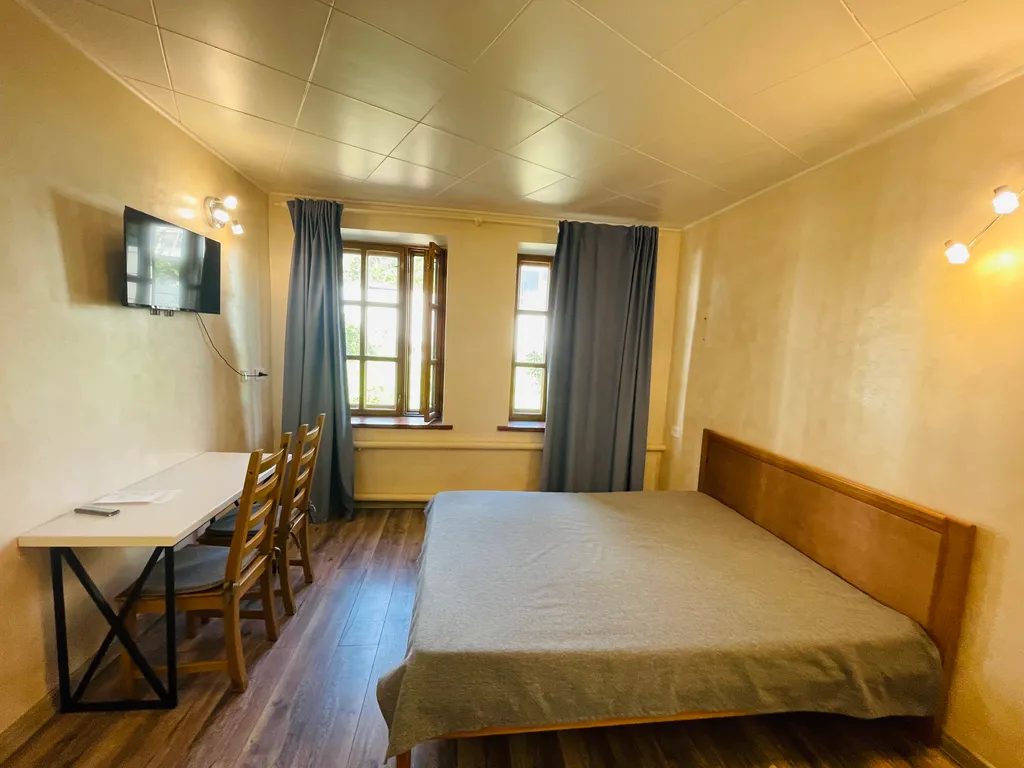 Квартира Уютный номер с выходом в сквер Волкова — аренда посуточно в Калуга