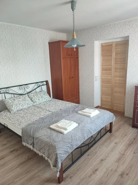 Дом с камином, красивой беседкой  большой территорией недалеко от моря