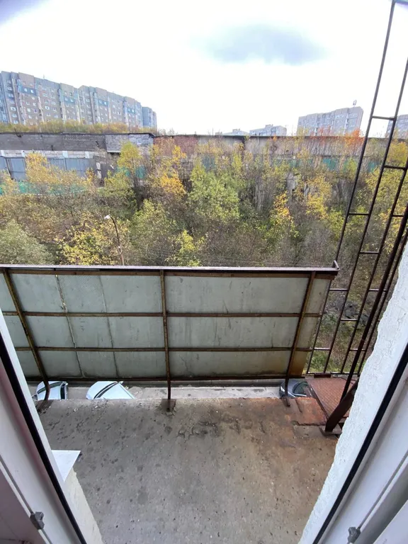 Однокомнатная квартира с балконом в Октябрьском районе