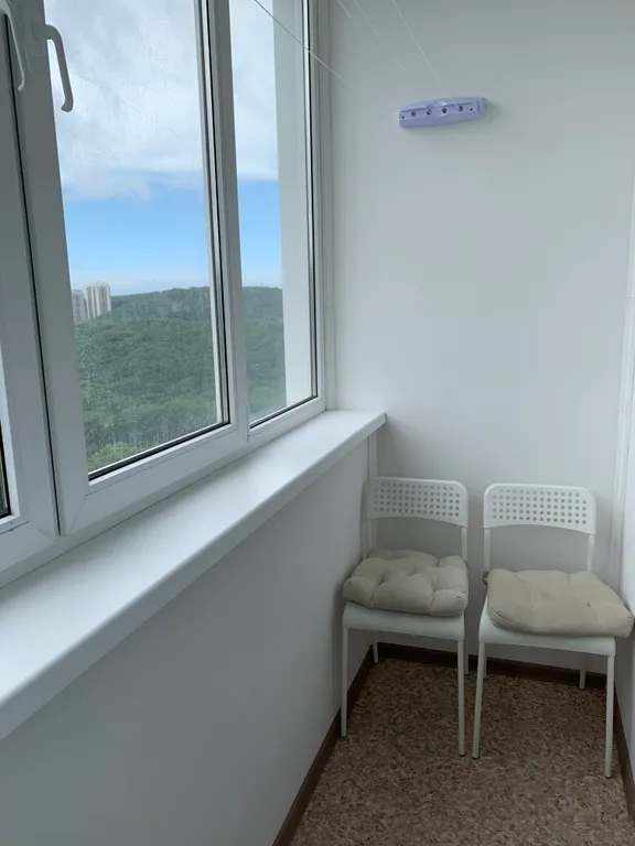 Студия с красивым видом на город и море во Владивостоке