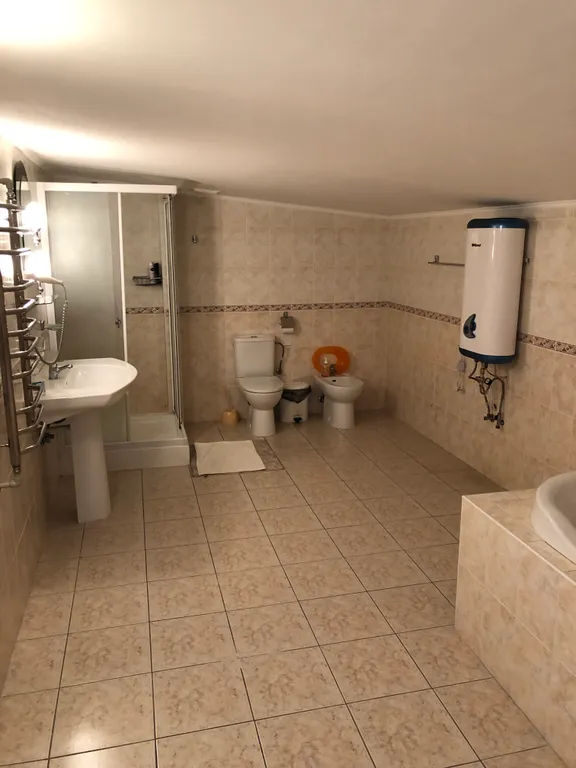 Дом на берегу моря в Ялте со своим двориком