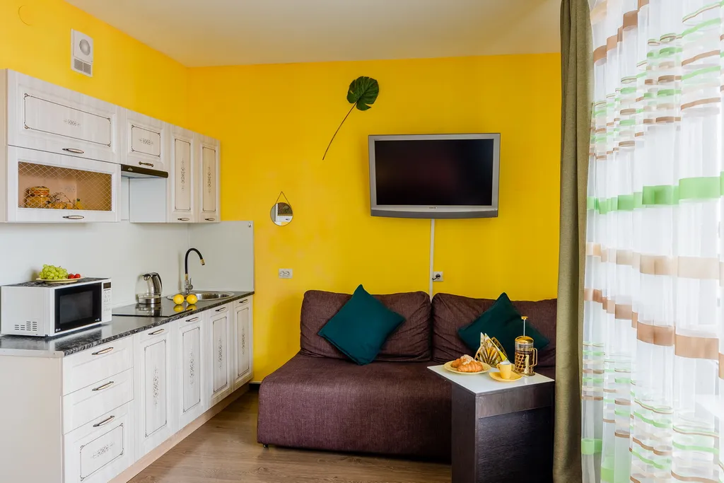 Уютная, солнечная студия