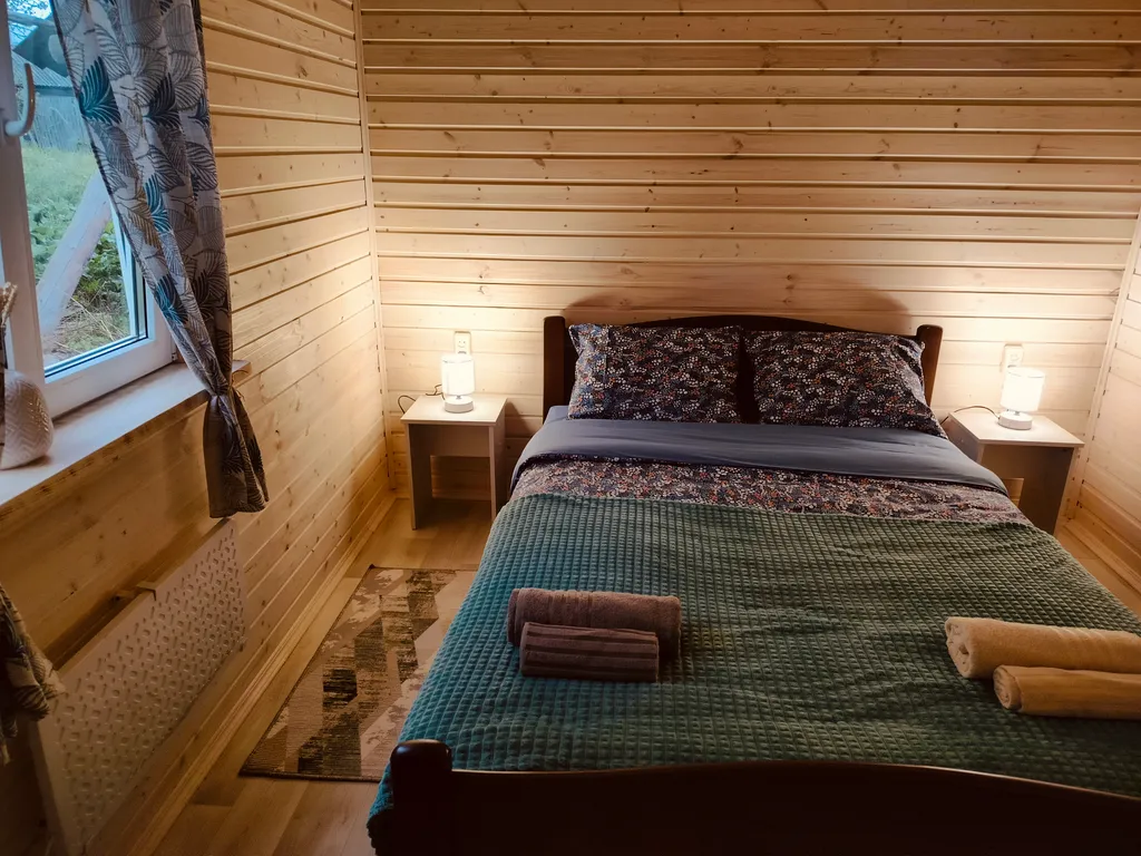 Новый дом  около леса