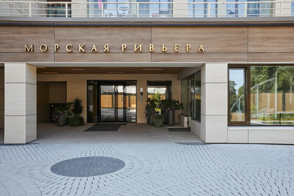 Апартаменты с видом на бассейн 615