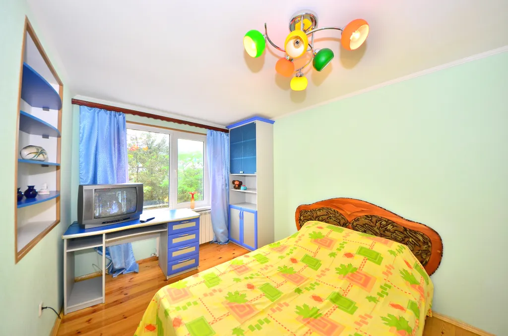 Коттедж Дом в Ялте,с двором,мангалом, рядом с пляжем. — Ялта