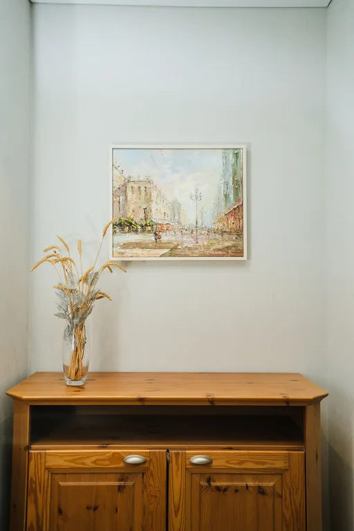 Красивый современный апартамент с 3 спальнями. Камин. Терраса. Горы.