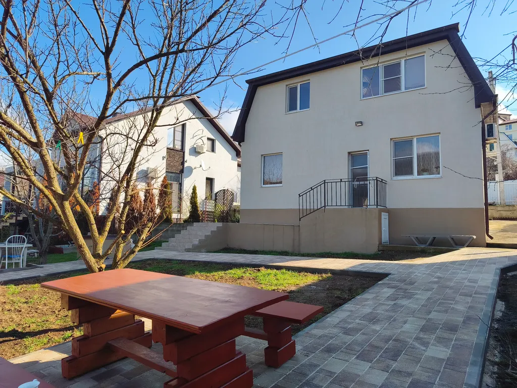 Дом в пригороде Новороссийска по дороге в сторону Абрау Дюрсо