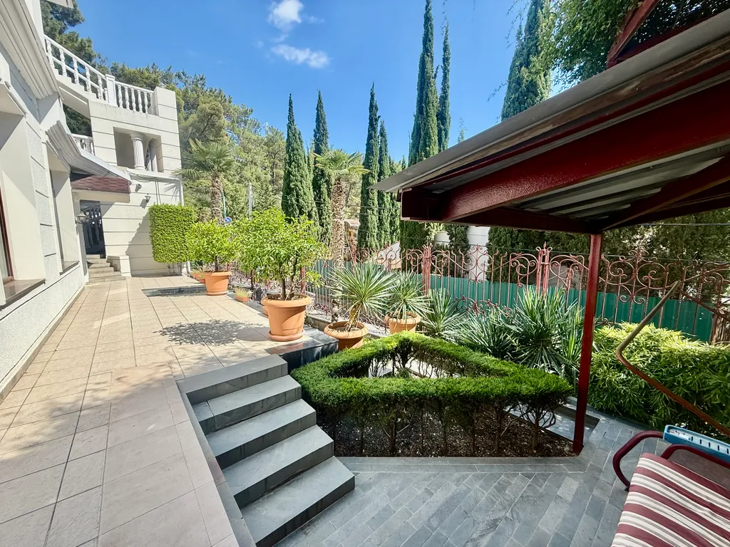 Вилла на берегу моря