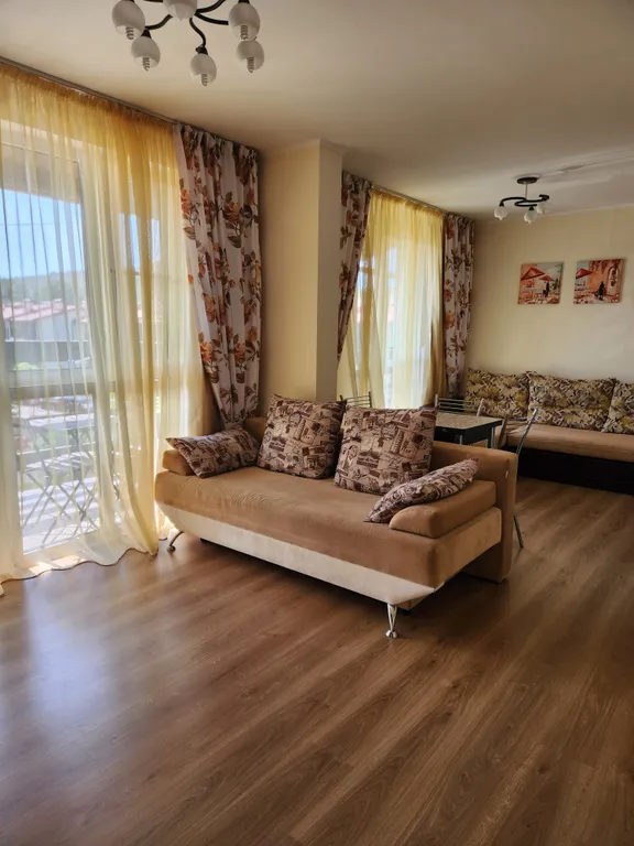 Квартира-студия с видом на горы и бассейн