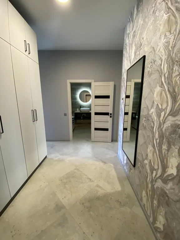 Просторная, светлая квартира с кондиционером в новом жк, не студия