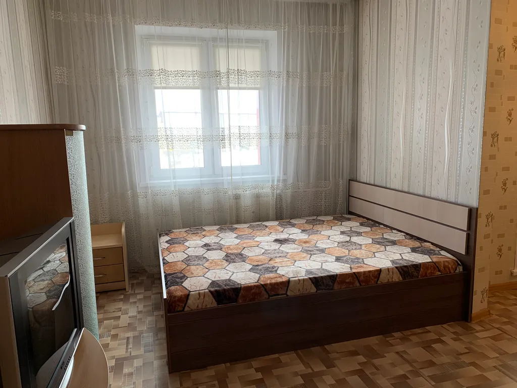 Квартира Квартира Однокомнатная через дорогу от набережной реки Кача — Красноярск